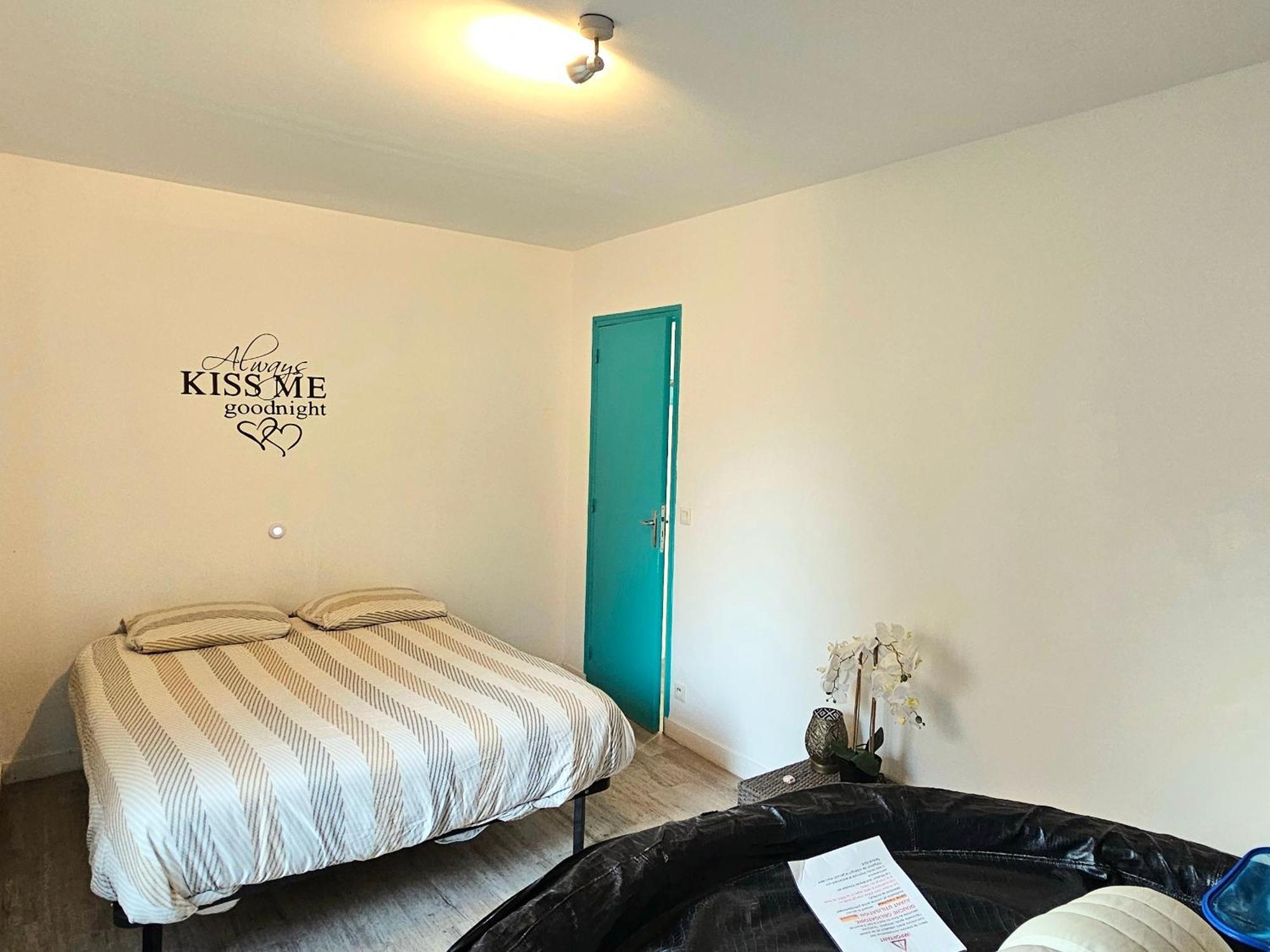 Le Pont T3 Etoile Avec Jacuzzi Apartment Saint-Meloir-des-Ondes Exterior photo